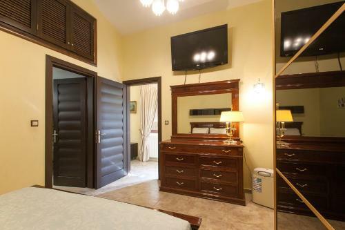 Luxury Townhouse And Town Apartment