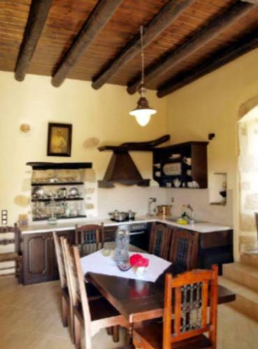 Villa Irilena, For Up To 10 People