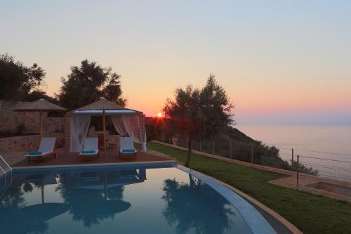 Theathalatta Villa Helios