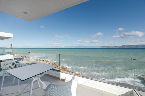Hostal Costa Vasia Suites And Apartments