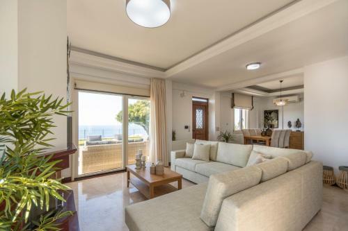 Ksirokampos Villa Sleeps 10 With Pool And Air Con