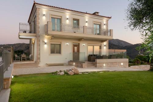 Ksirokampos Villa Sleeps 10 With Pool And Air Con