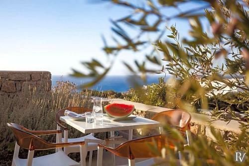 Costa Ilios Villa Sleeps 16 With Pool And Air Con