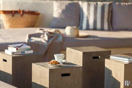 Costa Ilios Villa Sleeps 16 With Pool And Air Con