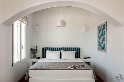 Costa Ilios Villa Sleeps 16 With Pool And Air Con