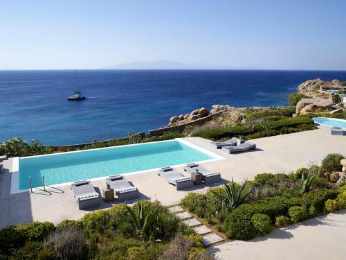 Villa In Paraga Sleeps 16 With Pool And Air Con