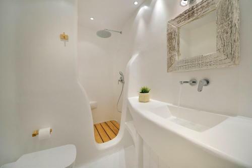 Elia Villa Sleeps 5 With Pool And Air Con
