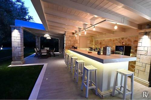 Limni Keriou Villa Sleeps 8 Wifi