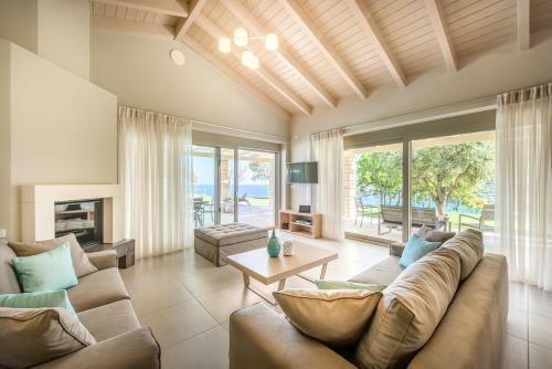 Limni Keriou Villa Sleeps 6 With Pool And Air Con
