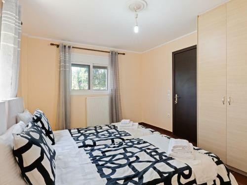 Decent Holiday Home In Chalcis With Garden