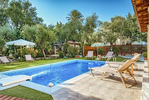Neromylos Villa Sleeps 6 With Pool And Air Con
