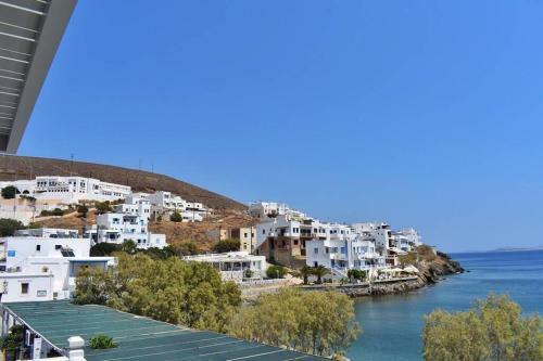 Deluxe Apartment Over The Sea