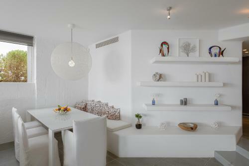 Luxurious Beachfront Villa Maira