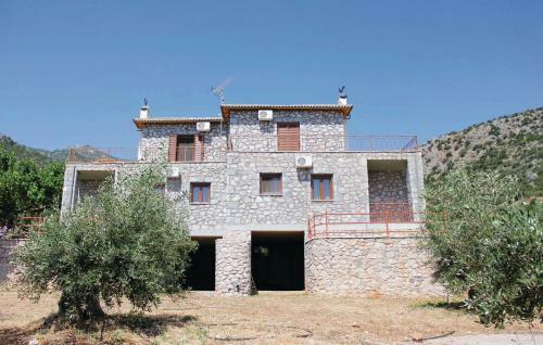 Two-bedroom Holiday Home In Andreas Paralio