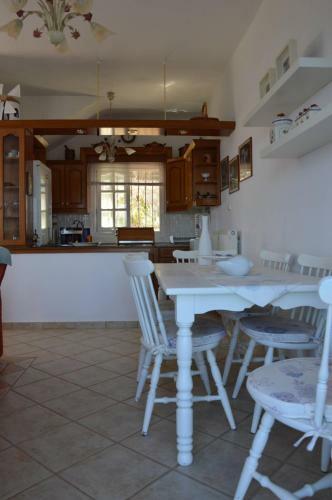 Villa Iokasti (Sea View)