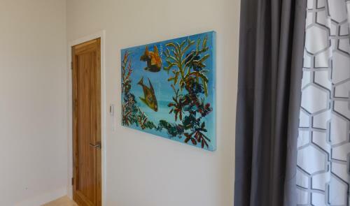 Hostal Villa Topaz Above West Bay With 360 Degree Views!