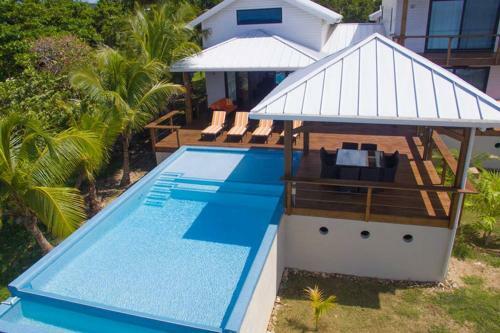 Villa Vivaro Roatan North House