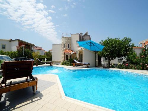 Luxurious Villa In Vir With Swimming Pool