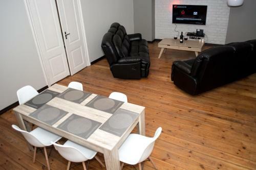 Large Vacation Apartment In The Old Town