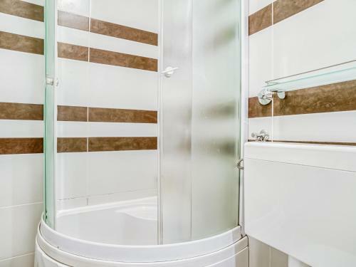 Spacious Holiday Home In Vukovar With Swimming Pool