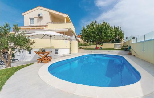 Four-bedroom Holiday Home In Zadar