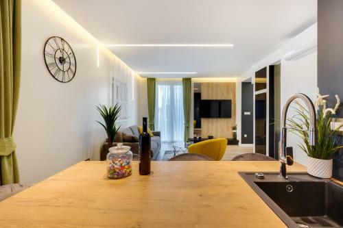 Marcius Luxury Apartment With Jacuzzi & Sauna
