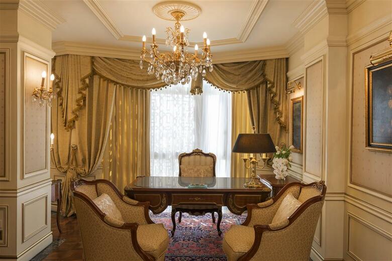 Sheraton Kuwait, A Luxury Collection Hotel