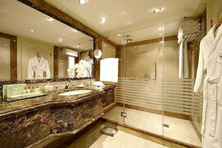 Sheraton Kuwait, A Luxury Collection Hotel