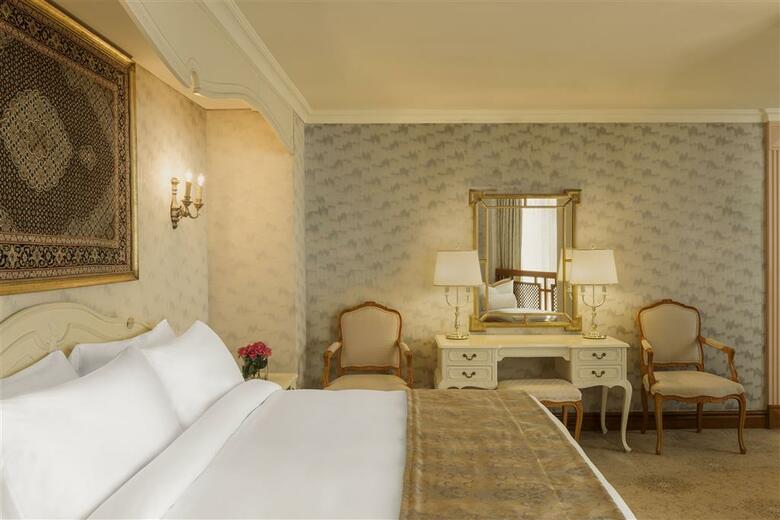 Sheraton Kuwait, A Luxury Collection Hotel