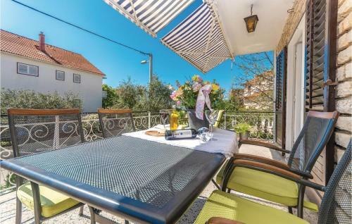 Three-bedroom Apartment In Biograd