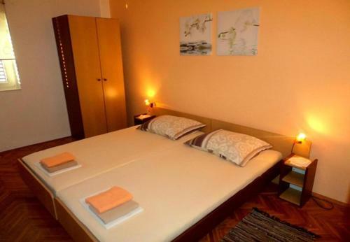 Hostal Apts And Rooms Ognjen- Family Friendly
