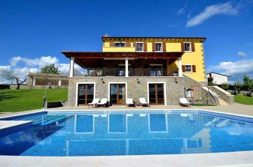 Lovely 5-bed Villa In Buzet