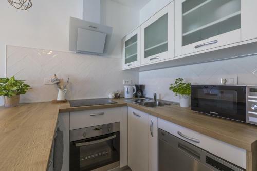 Apartments M And M