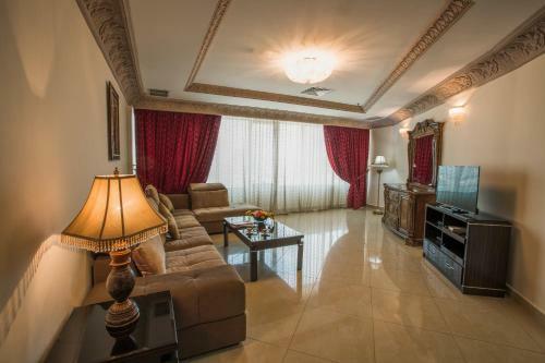 Apartamentos Sara Plaza