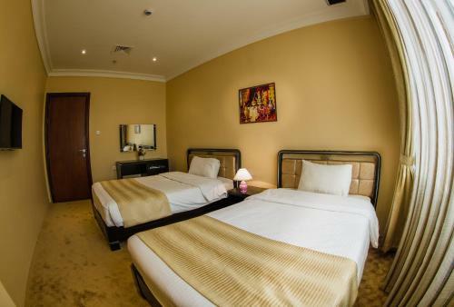 Apartamentos Sara Plaza