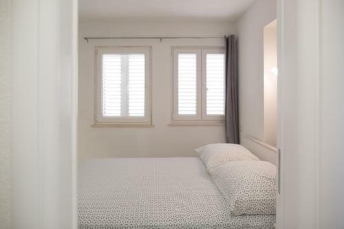 Serious Job Apartment