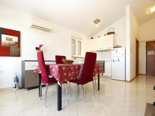 Apartments Majda 1932