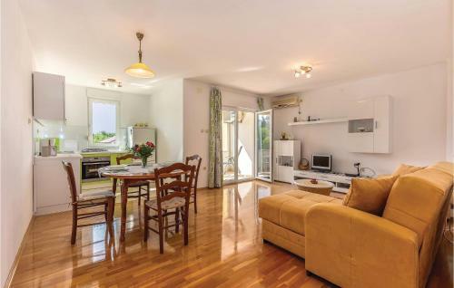 One-bedroom Apartment In Jadranovo