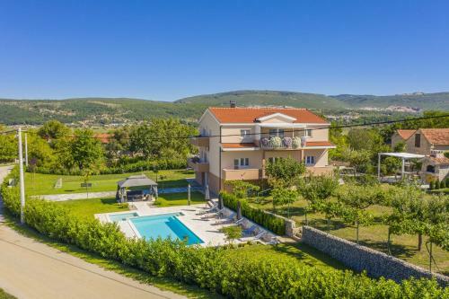 Prunus-luxurious Holiday Home With A Private Pool