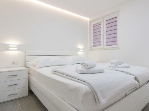 Alluring Apartment In Imotski With Parking
