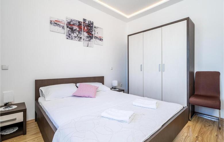 Two-bedroom Holiday Home In Janjina