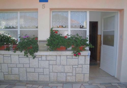 Apartments Liza - 80m From The Sea