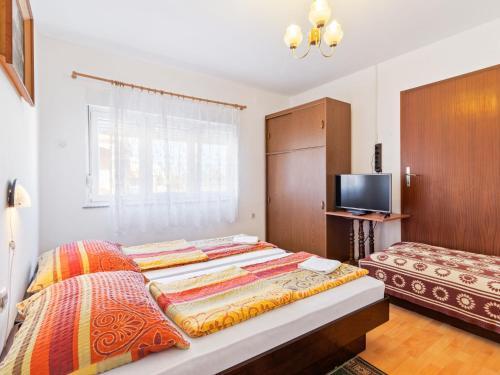 Decent Apartment In Li?njan With Balcony