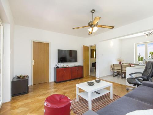 Alluring Apartment In Labin With Garden