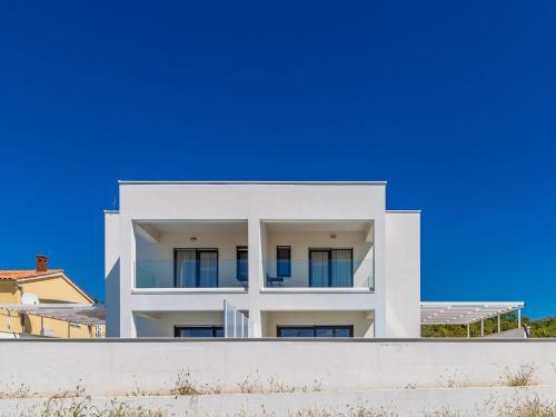 Scenic Villa In Linardi?i With Private Swimming Pool