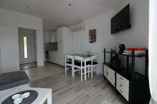 Apartments Ema