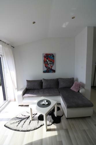 Apartments Ema