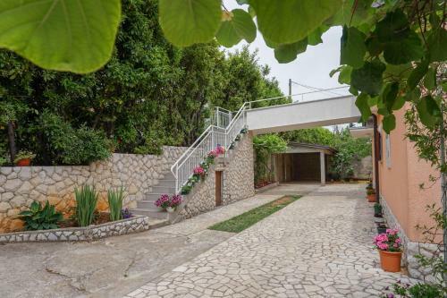 Apartments Jakov