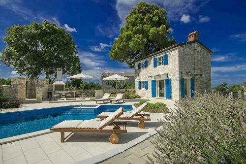 Villa Lenka