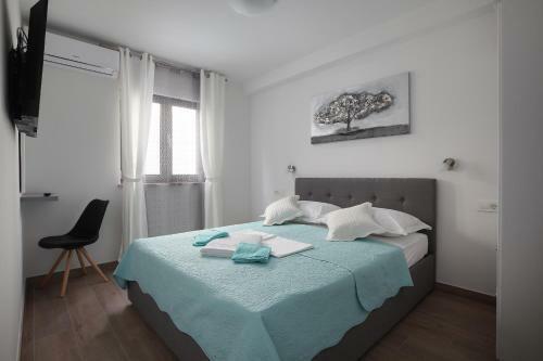 Apartments A&z